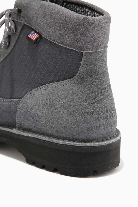 Danner x And wander LIGHT  GORE-TEX®+POLARTEC®+CORDURA® 兼具時尚與功能性防水登山靴 [ 手工 ] 美國製的副本