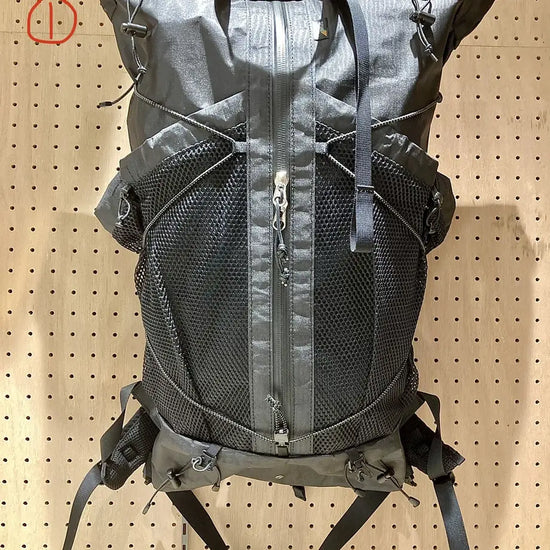 SAYAMA works®︎ FAST Dyneema® DCFH5.0oz 速開輕量背包 [ 三杈設計 ] 2色スニーカー