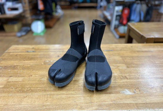 Kamoshika 保暖分趾溯溪鞋 [ 4mm ] 全黑